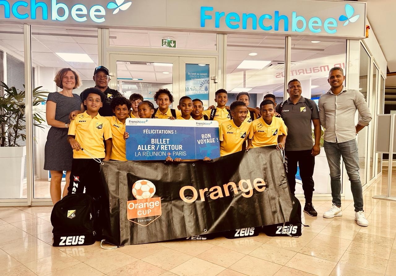 Grce  lOrange Cup, 12 jeunes footballeurs runionnais senvolent vers le Parc des Princes